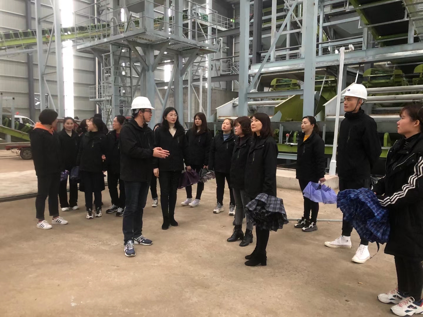 礦產公司隆重慶祝三八婦女節(jié)