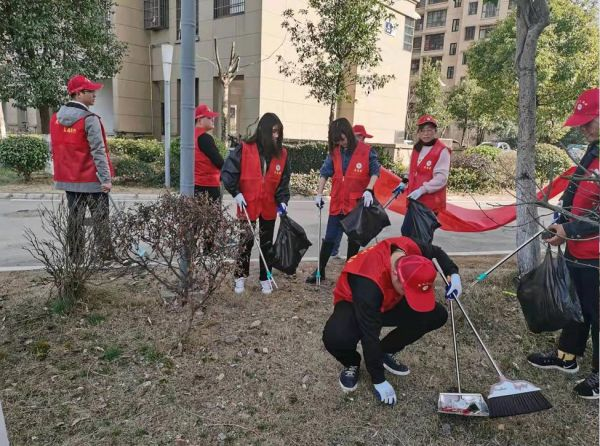 大別山國投集團(tuán)組織開展學(xué)雷鋒志愿服務(wù)活動