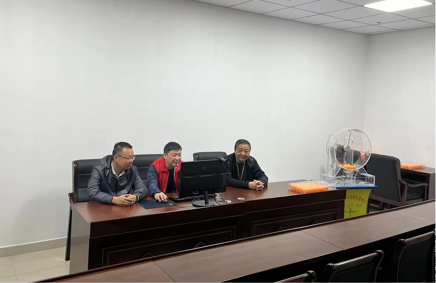 工程咨詢公司完成一項工程招標